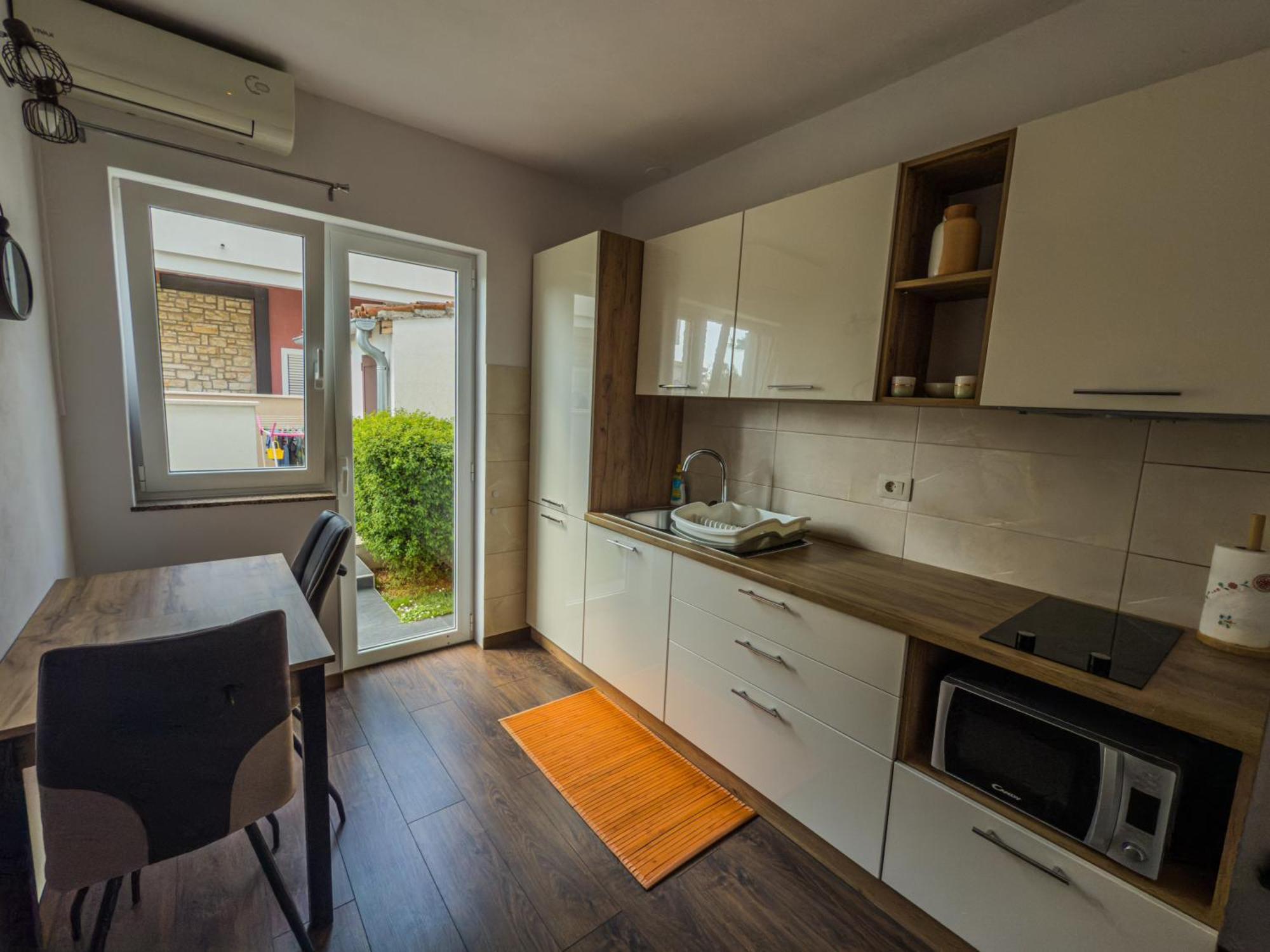 Apartments Tin Ровин Екстериор снимка