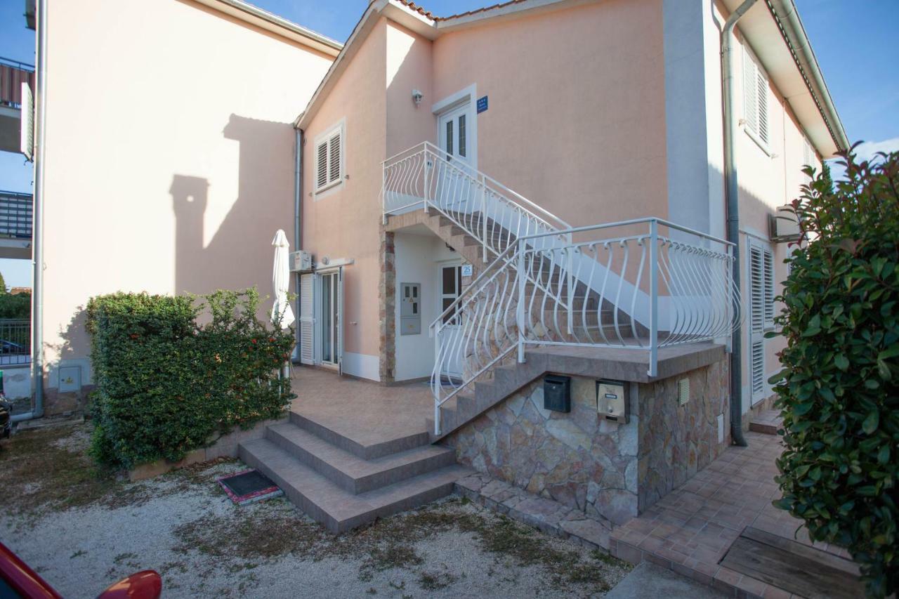 Apartments Tin Ровин Екстериор снимка